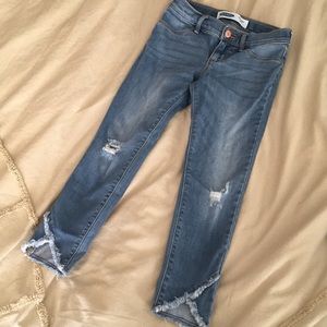 Oldnavy Distressed Jeans! Size 8 (Girl)